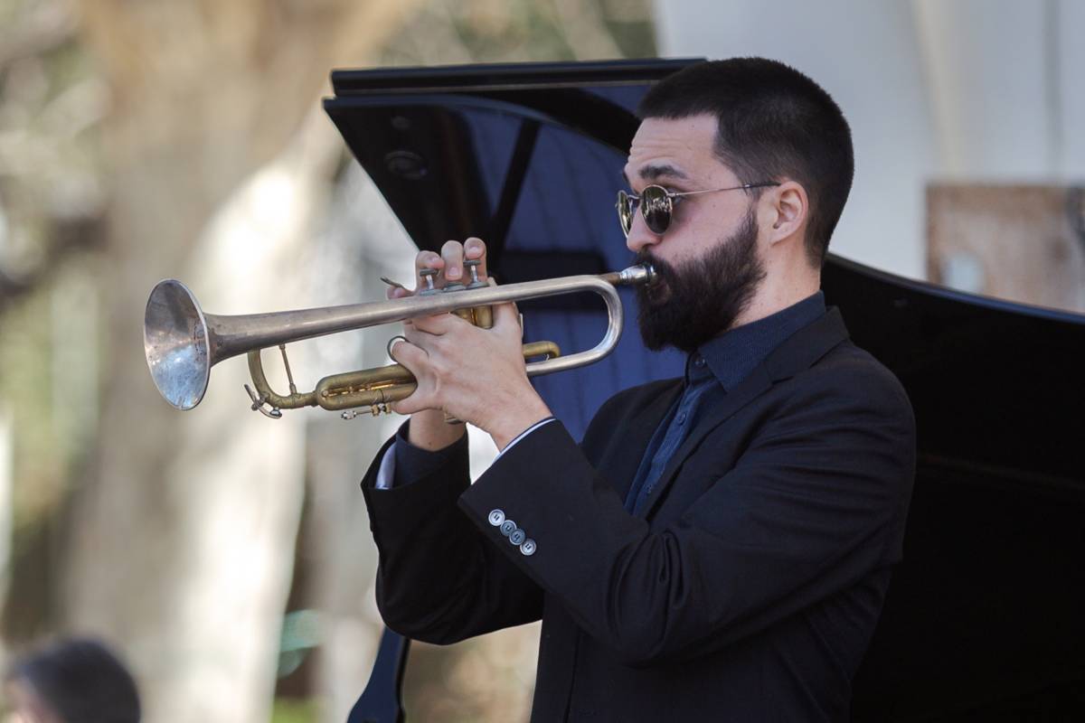 Oriol Vallès, músic de jazz: “El fet d’anar a un concert no es pot comparar amb posar-te uns auriculars i escoltar música”