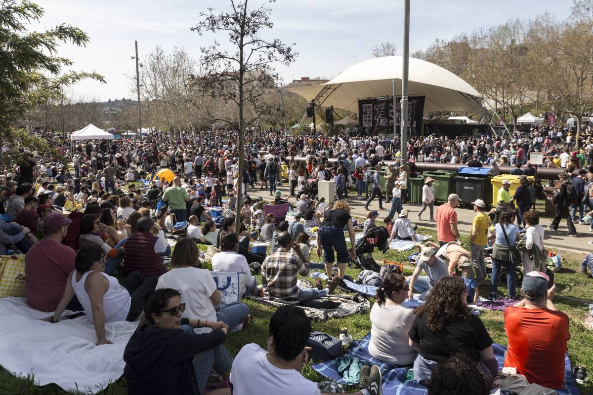 Amb un ull mirant cap al cel: “Si cal, pregarem a la Moreneta”