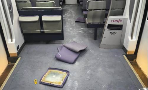 Suspesa la circulació d'un tren de la línia R4 de Rodalies per actes vandàlics a l'interior