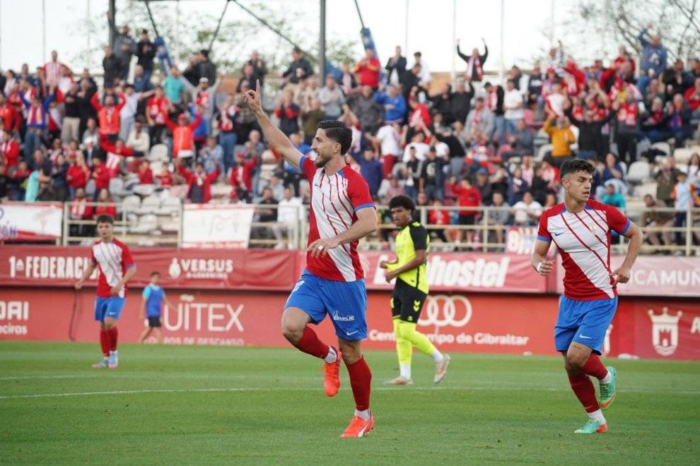 Aleix Coch, celebrant un gol amb l`Ageciras