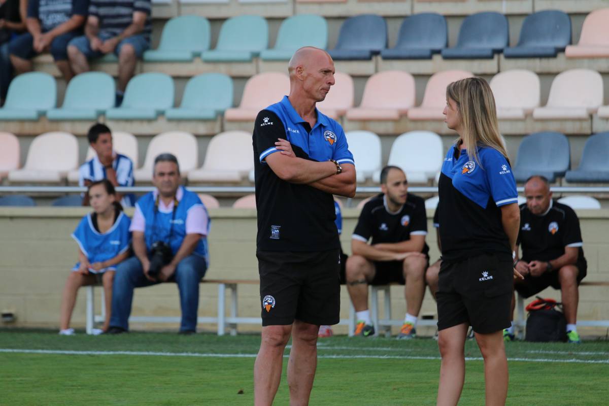 Miquel Olmo, amb Lorena Cos en l`etapa d`ambdós al Centre d`Esports