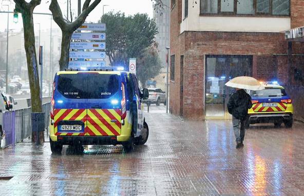 Quatre cotxes implicats en un accident de trànsit a la Gran Via de Sabadell
