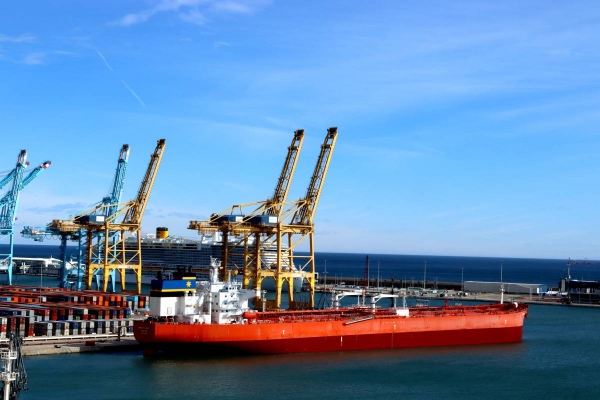 El conflicte a l’Orient Mitjà posa en alerta el comerç: “Tot és molt incipient i no sabem ben bé cap a on anirà”