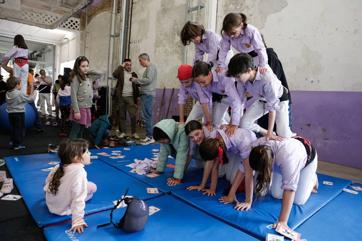 Els infants solen ser la porta d'entrada de tota la seva família al món casteller - Lluís Clotet