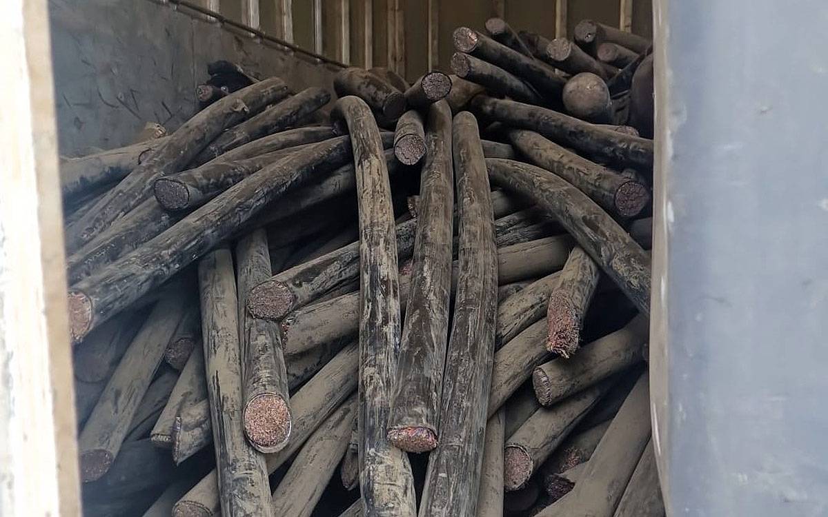 Detenen a Castellbell per furt els ocupants d'un camió carregat amb més de tres tones de cable de coure