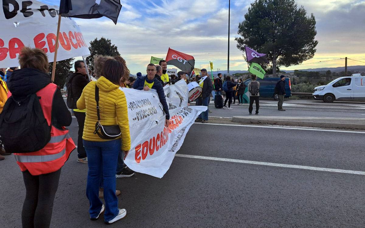 Centres educatius del Bages tallaran carreteres per visibilitzar les reivindicacions docents