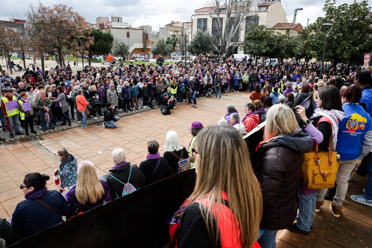 A la plaça de Ca n'Anglada s'han concentrat de nou les manifestants i s'ha llegit el manifest - Lluís Clotet