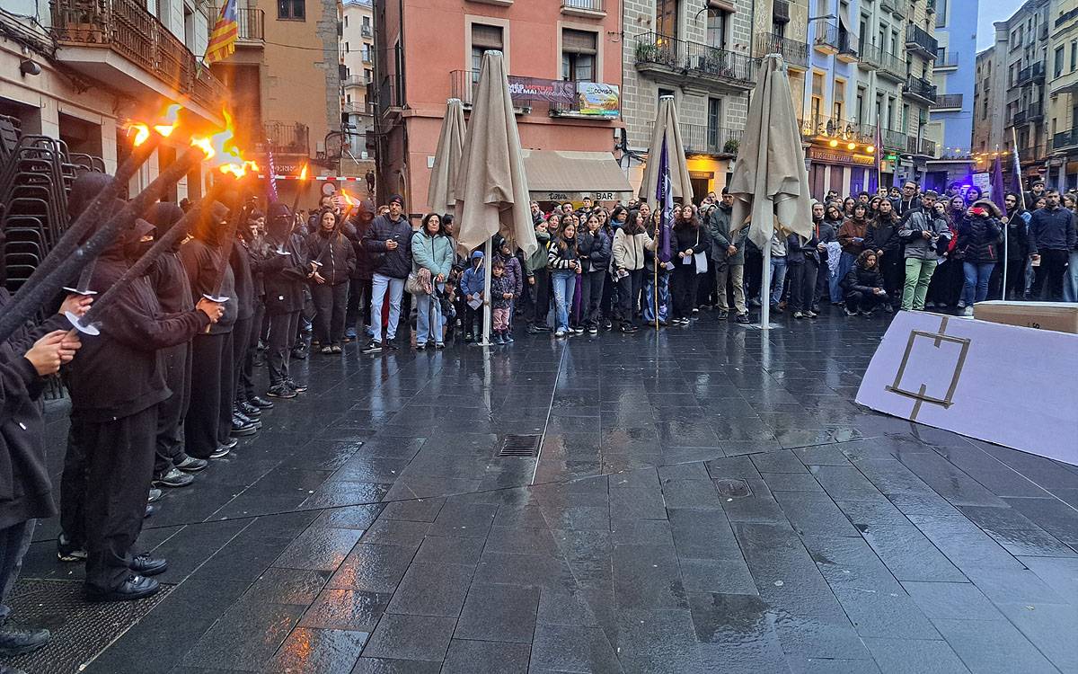 Les convocants, a punt de cremar la pira del patriarcat i el feixisme