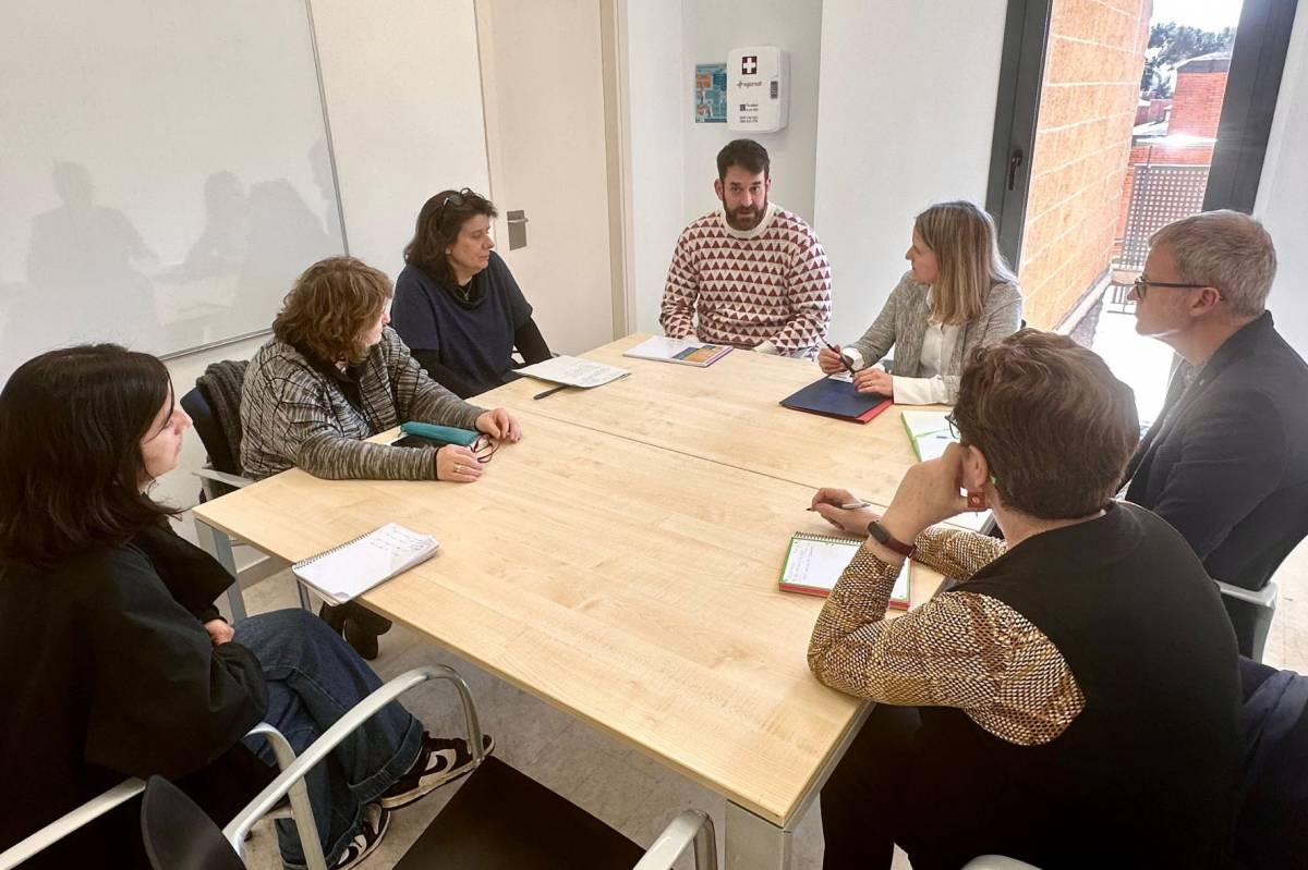 Reunió de la consellera Martínez Bravo amb l'equip de l'EAIA - 