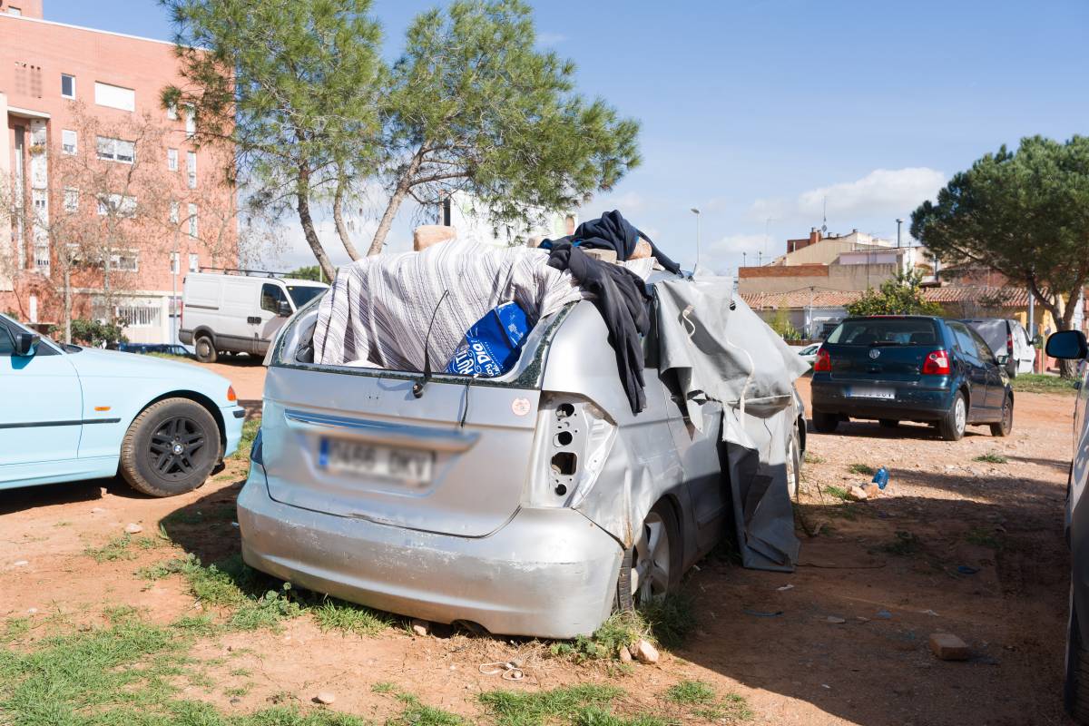 La policia retira 308 cotxes abandonats a Sabadell en un any: "Ens treuen aparcament!"