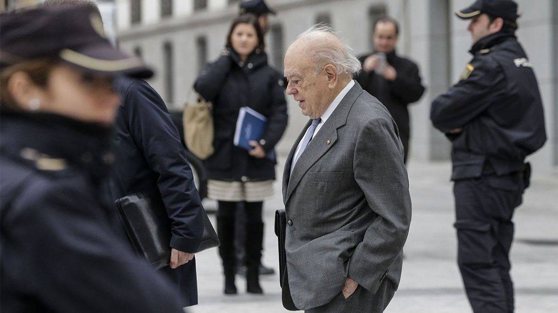 Un inspector de la UDEF diu que els Pujol van ingressar 30 milions en efectiu a comptes andorrans