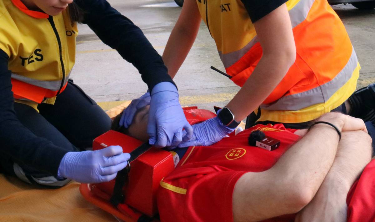 Els alumnes menors del cicle d’Emergències Sanitàries es queden sense pràctiques: “No ens podem graduar