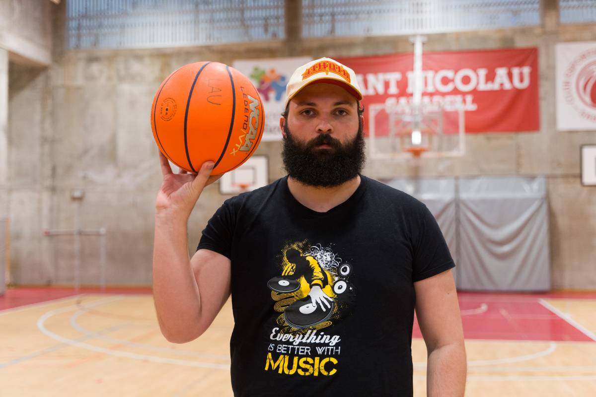 D'entrenar al carrer a guiar campions de l'NBA: el mètode de Iandrey Panisa es consolida al Sant Nicolau