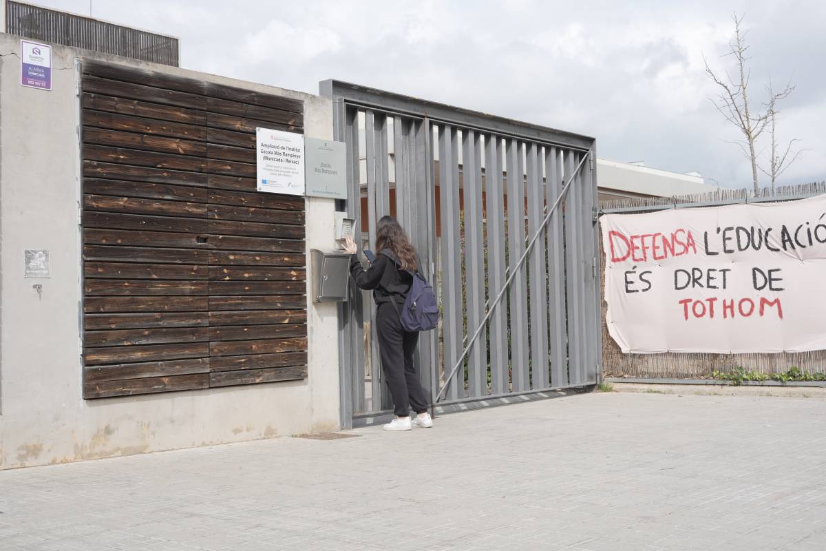 VÍDEO | "Tenim ratolins a les aules i cada cop que plou hi ha goteres"