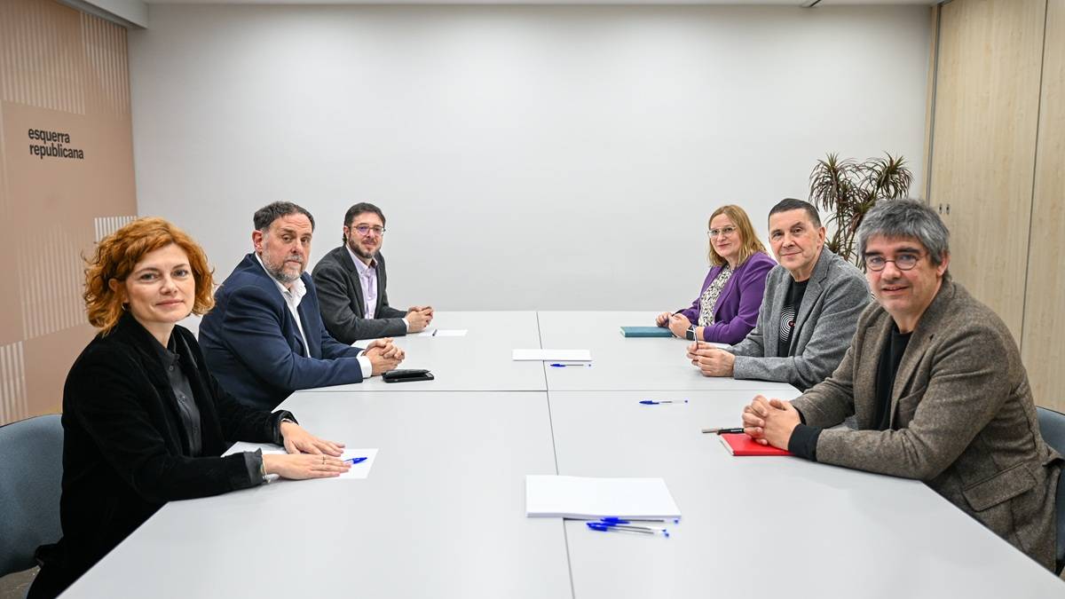 ERC i Bildu passen pàgina del front d'esquerres de Gabriel Rufián