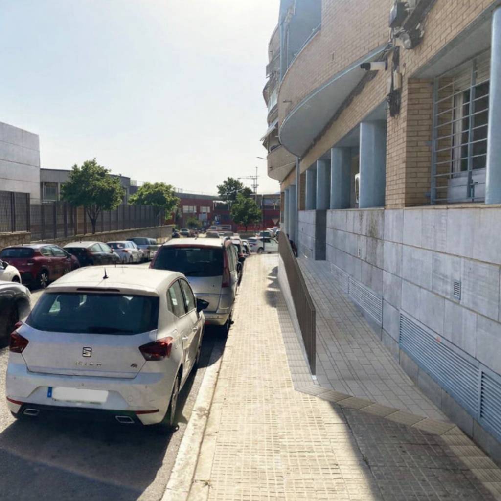 Prou Barreres denuncia traves a la instal·lació d’una rampa en un edifici