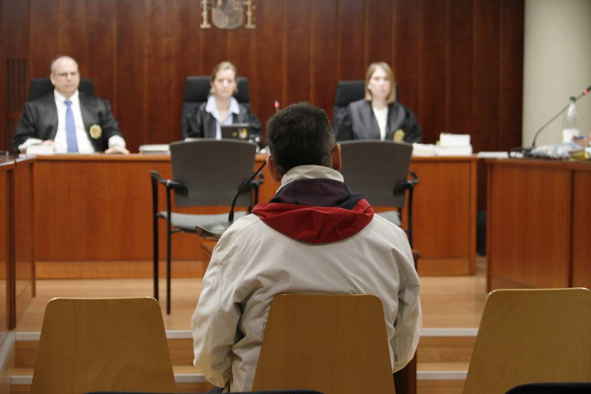 L'educador d'un centre de menors de Lleida acusat de violar una noia nega els fets