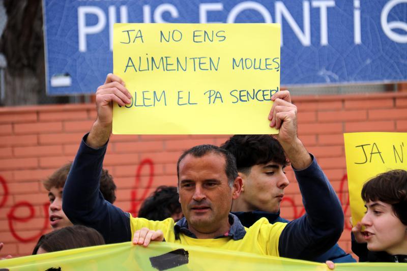 Els professors envaeixen els carrers de Catalunya per reclamar millores laborals