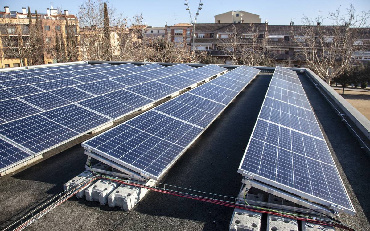 Sant Fruitós impulsarà quatre noves instal·lacions solars en equipaments municipals