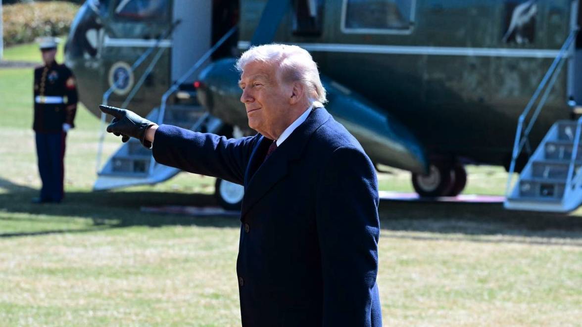 Trump alimenta el final de la guerra amb l’Iran malgrat els bombardejos reiterats d’Israel