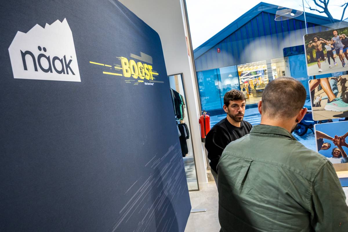 Pau Capell visita la botiga Ashi de Sabadell