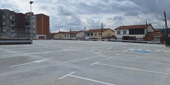 Castellar suma més de seixanta places d'aparcament gratuït