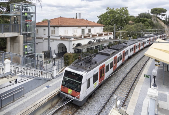 Obres de renovació de l’ascensor a l’estació de La Floresta