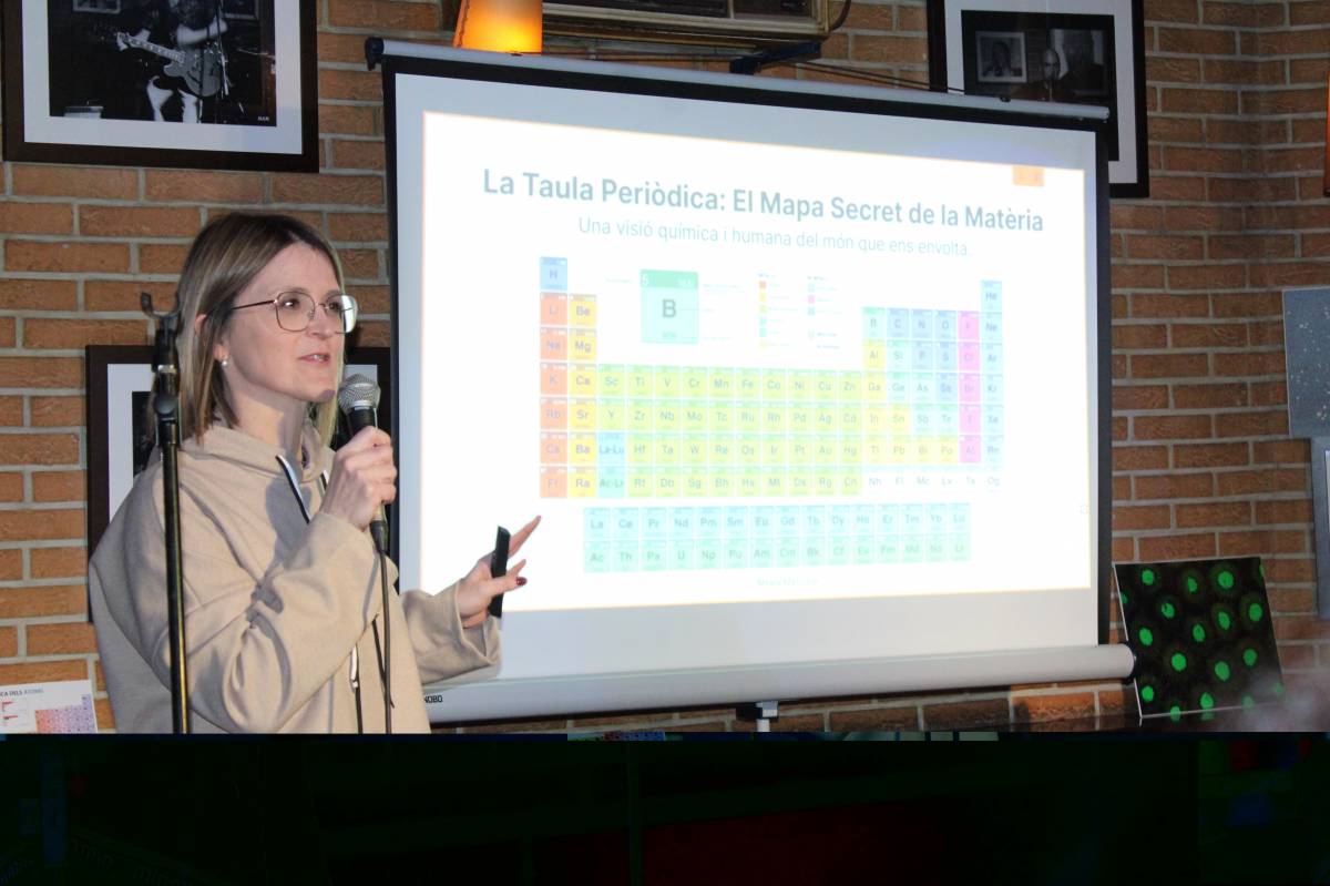 Mireia Massana descrivint el món de la química  - Ramon Estany 