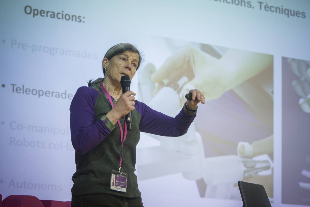 Alícia Casals, a més de ser doctora en informàtica experta en robòtica, es cofundadora de Rob Surgical Systems - Nebridi Aróztegui