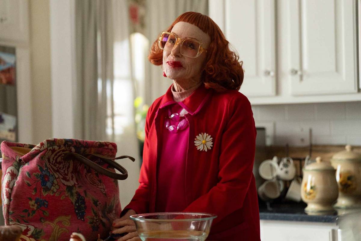 Amy Madigan a Weapons