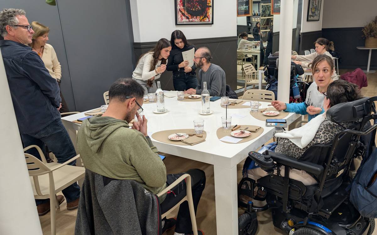 Joviat i Althaia validen un menú gastronòmic adaptat per a persones amb disfàgia