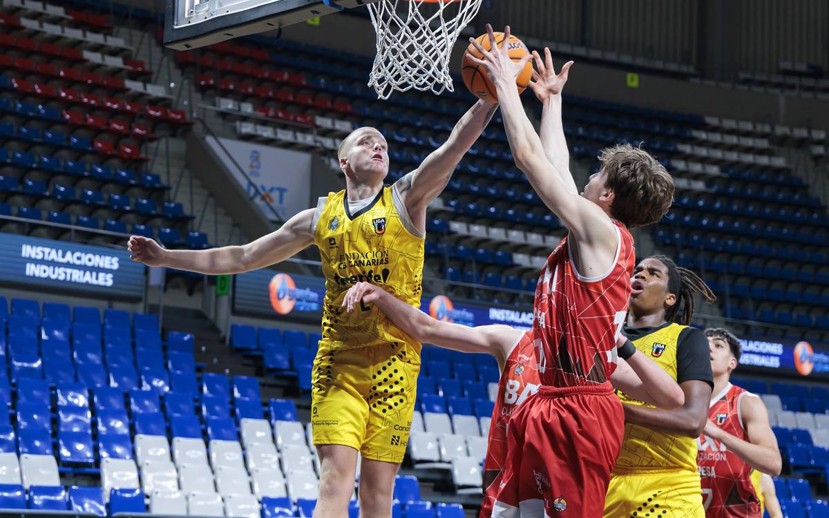 Un nefast segon quart condemna el Baxi Manresa U22 contra el CB Canarias (81-66)