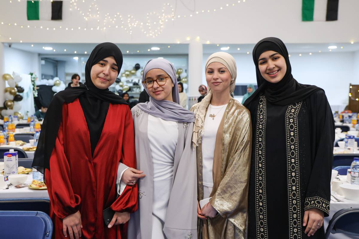 Zineb el Kadi, Doaae Driouich, Douaa Amimar, Marwa Ouyidir - VÍCTOR CASTILLO Zineb el Kadi, Doaae Driouich, Douaa Amimar, Marwa Ouyidir