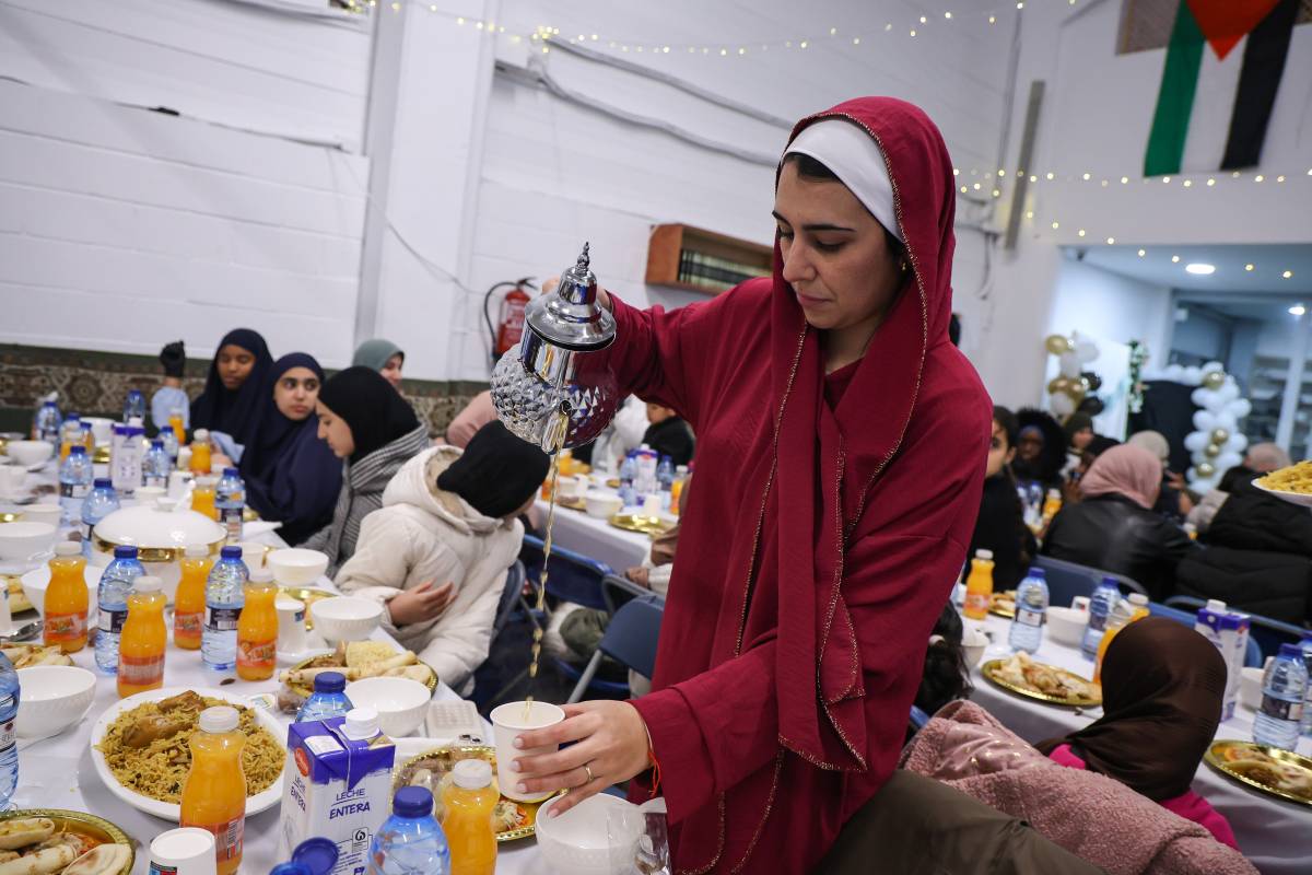 Celebració de l’iftar a la mesquita Annasiha de Torre-romeu - VÍCTOR CASTILLO Celebració de l’iftar a la mesquita Annasiha de Torre-romeu