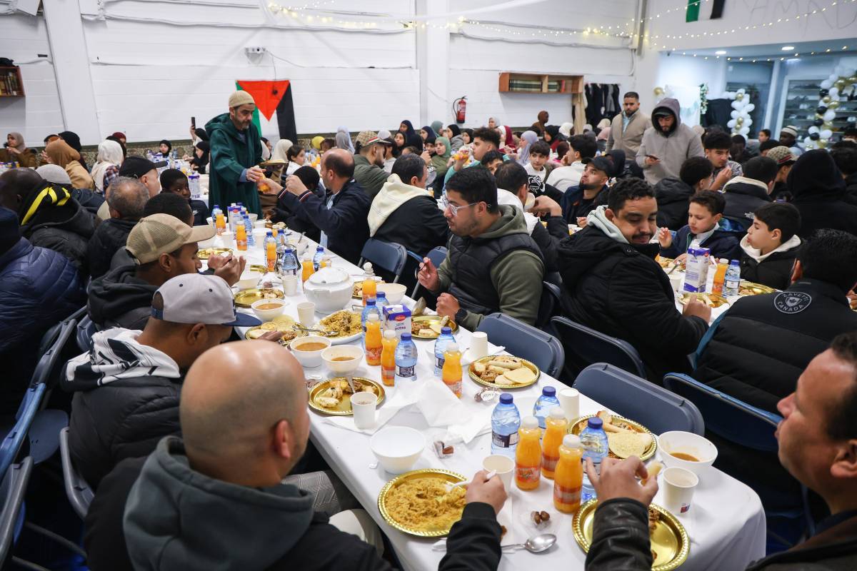 Celebració de l’iftar a la mesquita Annasiha de Torre-romeu - VÍCTOR CASTILLO Celebració de l’iftar a la mesquita Annasiha de Torre-romeu