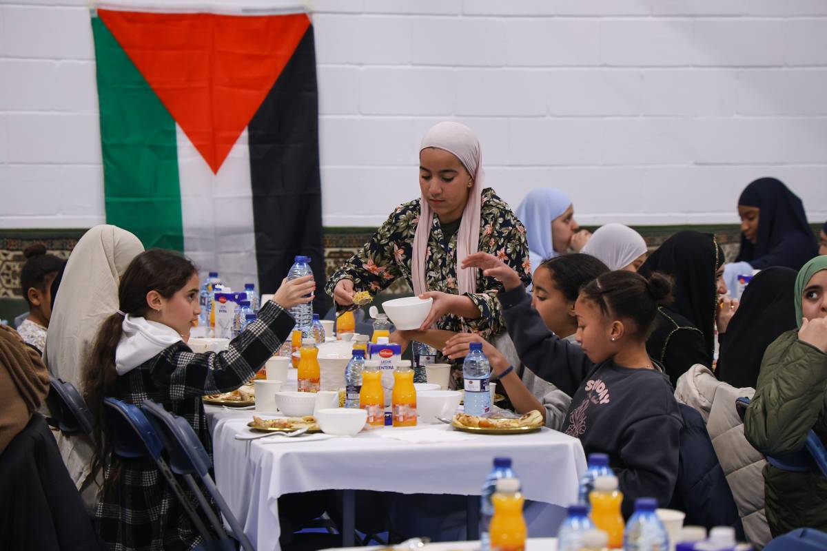 Celebració de l’iftar a la mesquita Annasiha de Torre-romeu - VÍCTOR CASTILLO Celebració de l’iftar a la mesquita Annasiha de Torre-romeu
