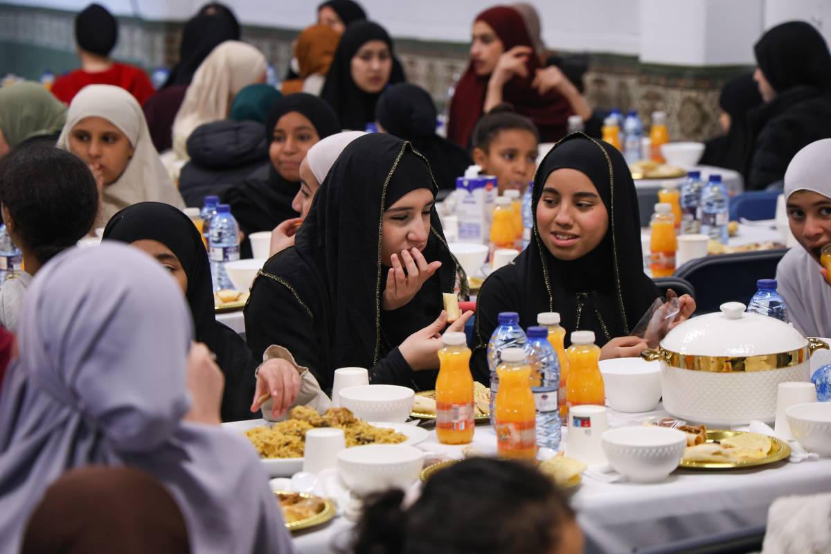 Celebració de l’iftar a la mesquita Annasiha de Torre-romeu - VÍCTOR CASTILLO Celebració de l’iftar a la mesquita Annasiha de Torre-romeu