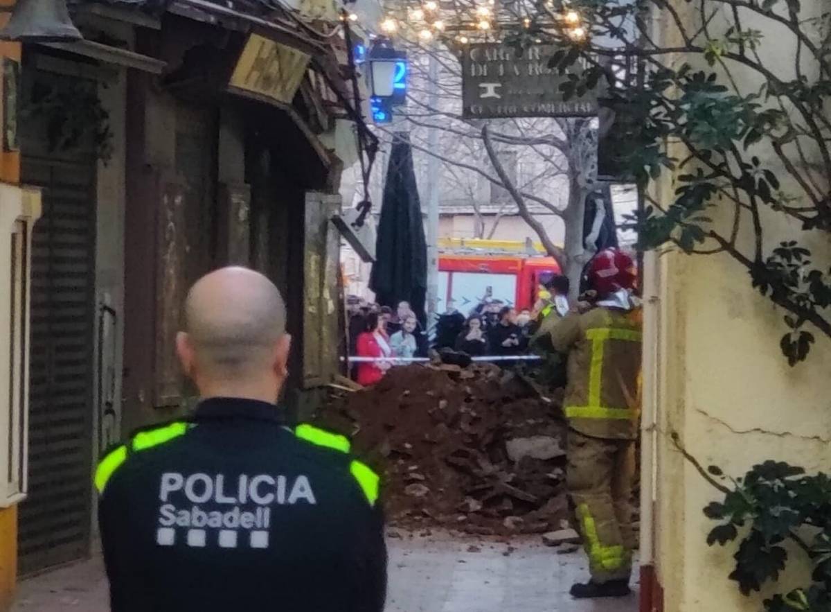 Despreniment d'un edifici al centre de Sabadell