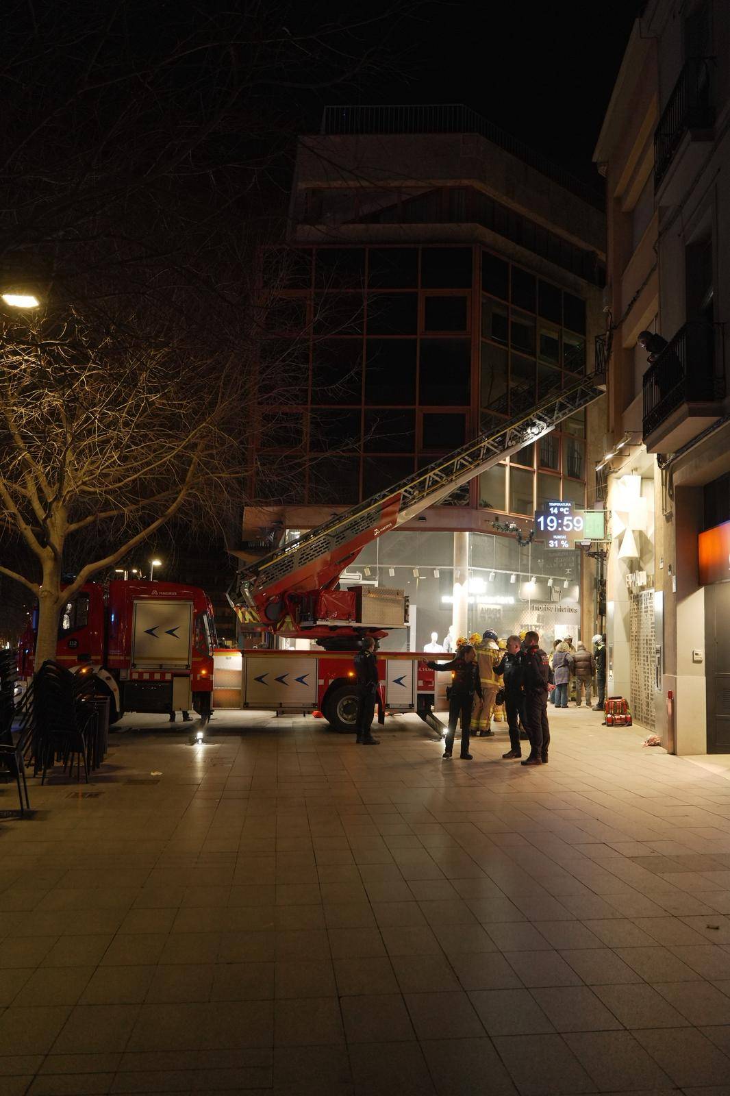 Despreniment d'una façana al Centre - DAVID CHAO