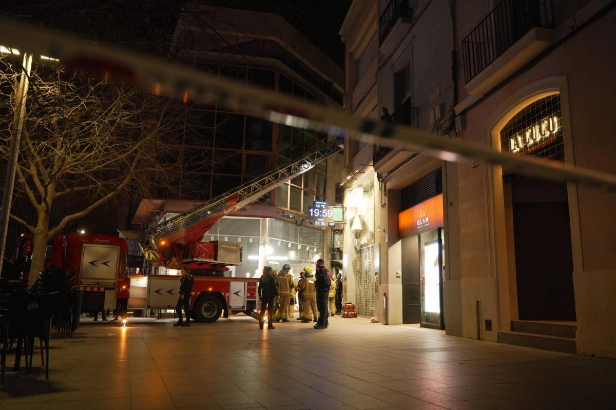 Despreniment d'una façana al Centre - DAVID CHAO