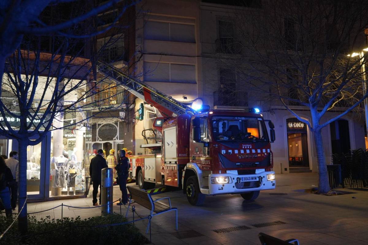 Despreniment d'una façana al Centre - DAVID CHAO