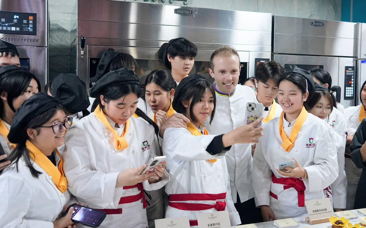 D'Osona a la Xina: així és la gira de Lluc Crusellas pel país asiàtic