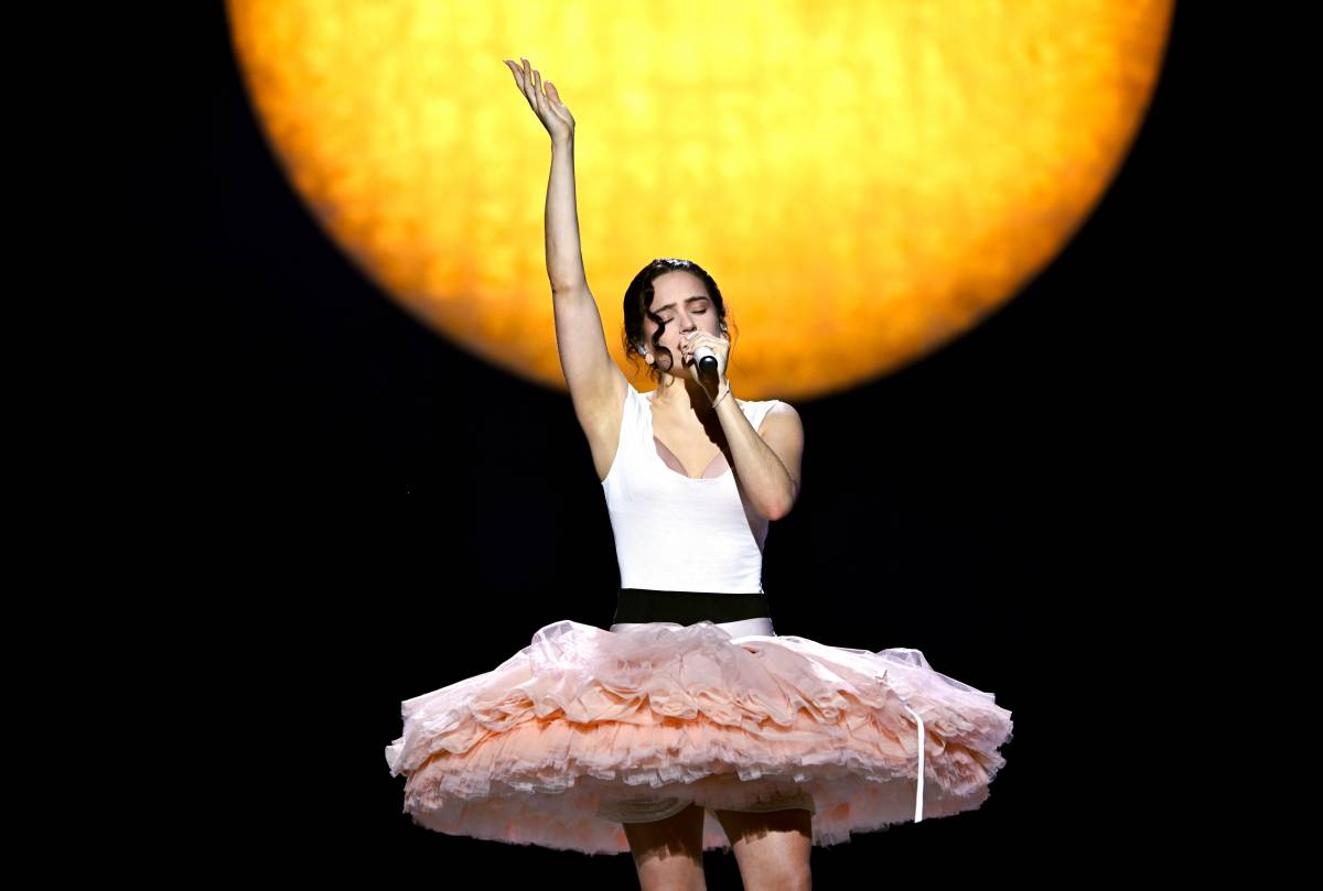 Rosalía omple Lió pel primer concert de la gira mundial «Lux»