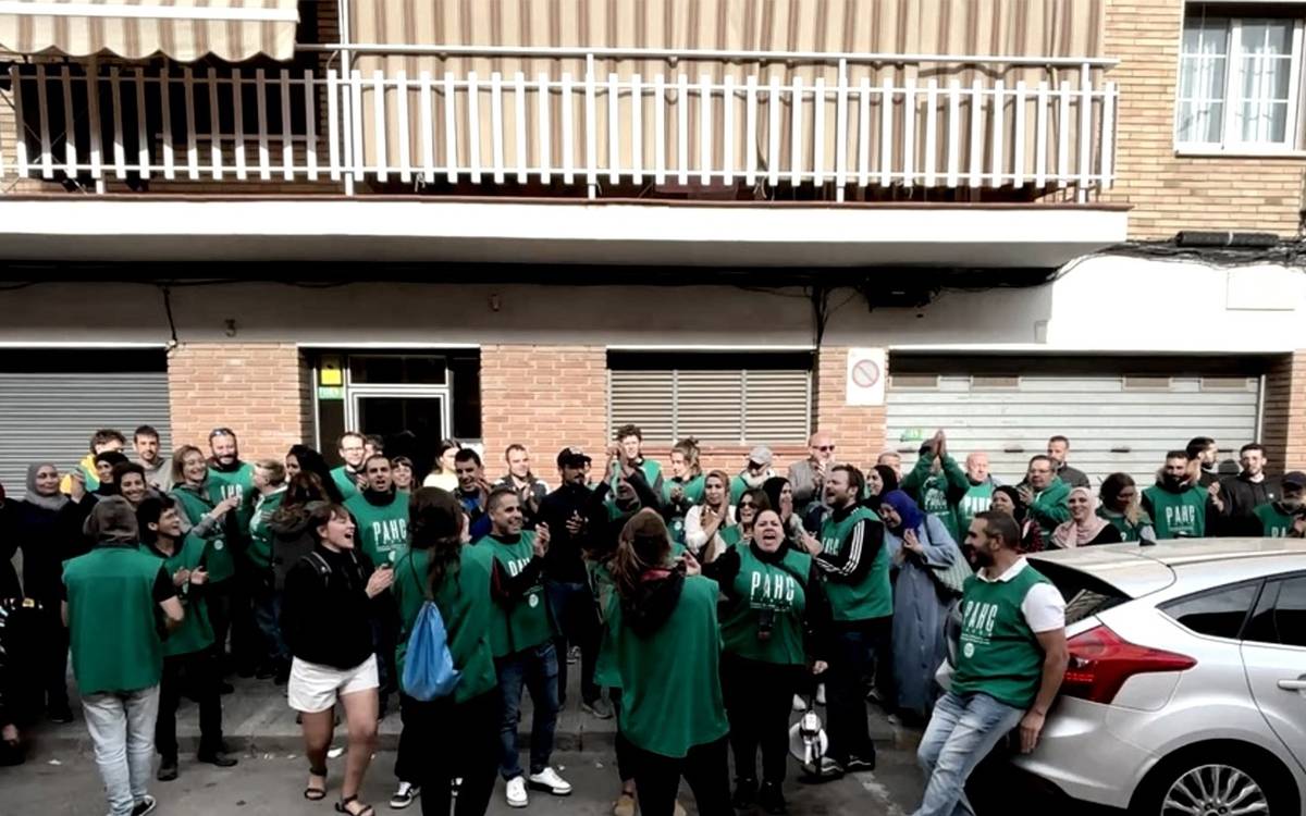 Un bloc sencer en risc a Sant Vicenç: 15 famílies i 30 menors sota l'amenaça d'un fons voltor