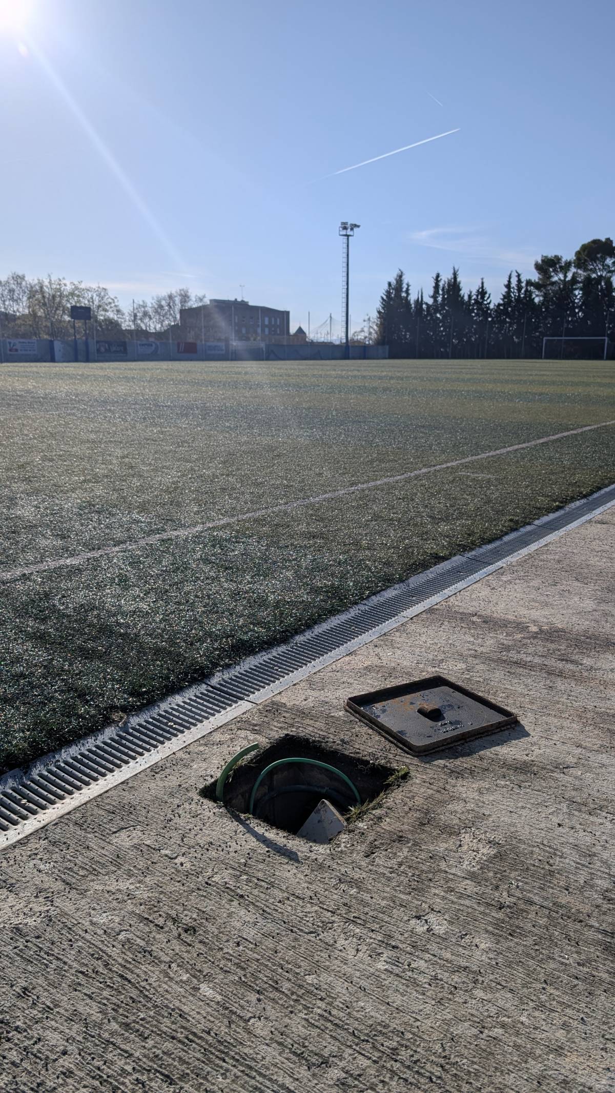 Robatori de coure al camp de futbol de Sentmenat