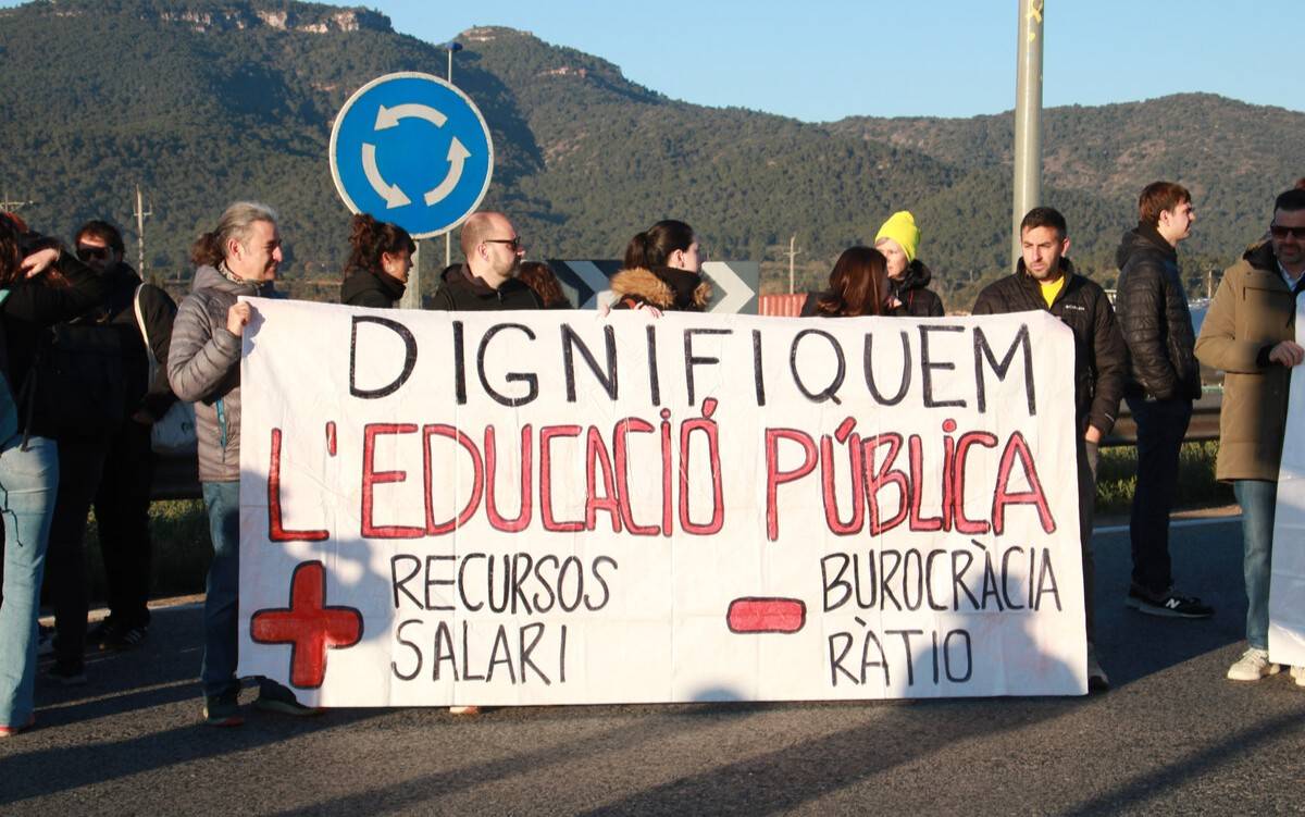 La vaga educativa arriba a l’Ebre amb una marxa lenta i crítiques al Govern