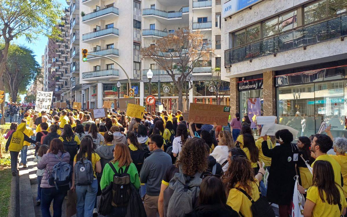 Nova demostració de força dels docents als carrers de Tarragona: més de 5.000 manifestants