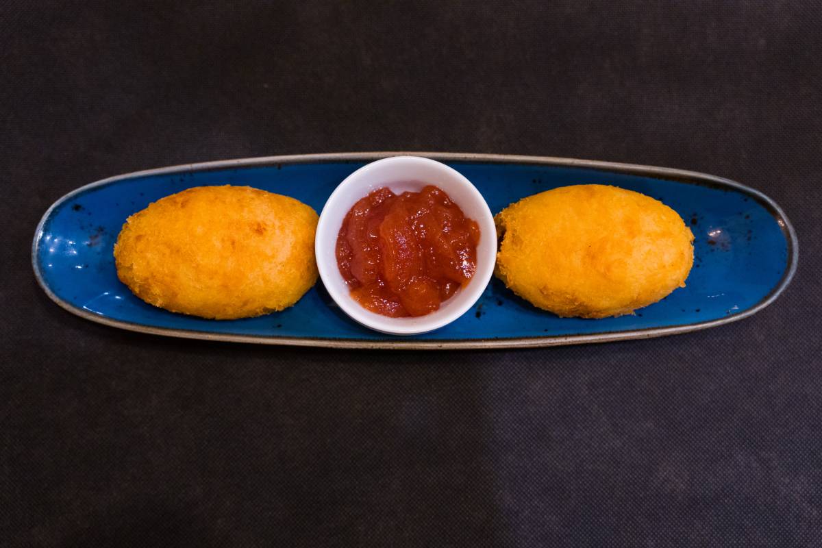 Boles de yuka, molt semblant a la croqueta