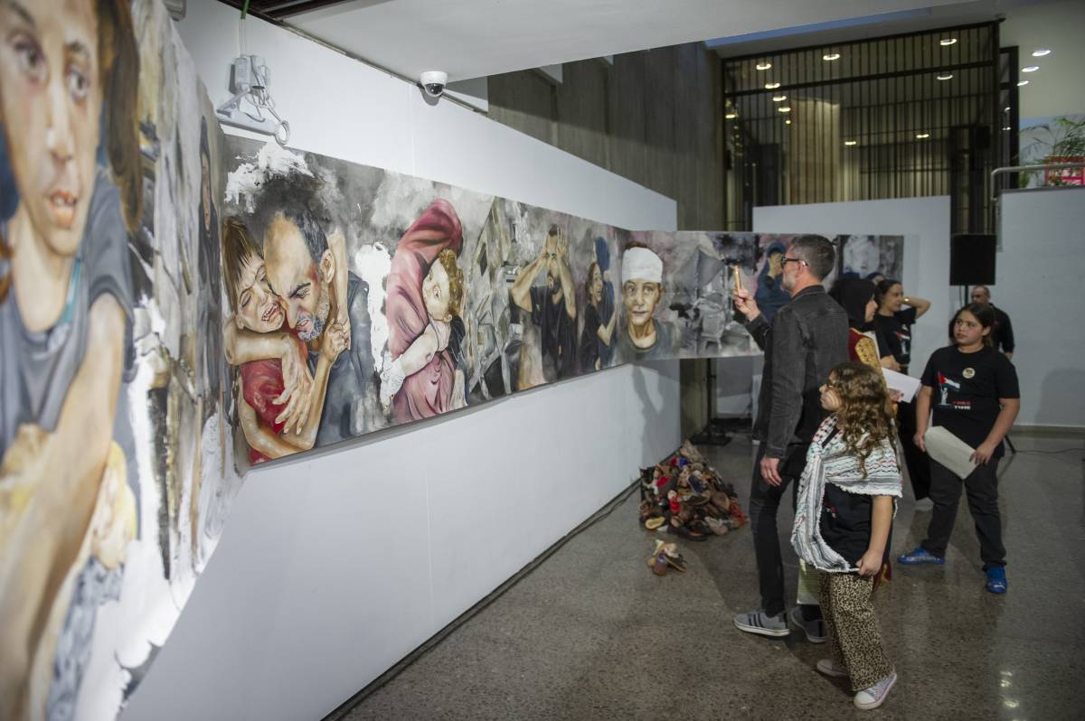 El mural de Gaza commou LaFACT amb deu metres d’art, denúncia i humanitat