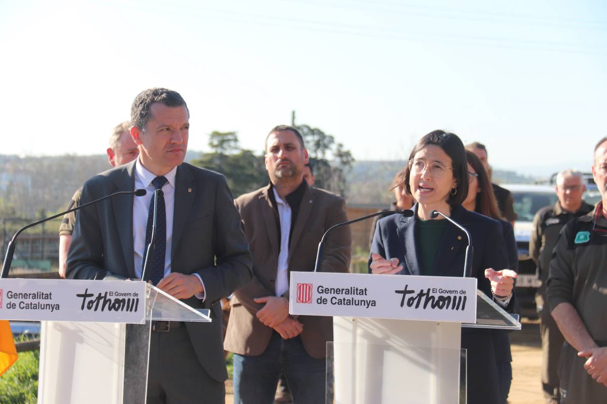 Els consellers Òscar Ordeig i Núria Parlon, aquest dimarts a Torreferrussa - Miquel Codolar / ACN